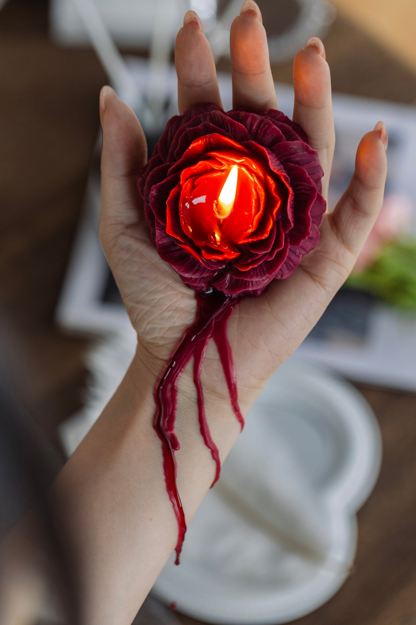 Handcrafted Low-Temperature Luminescent Rose Fragrance Candle